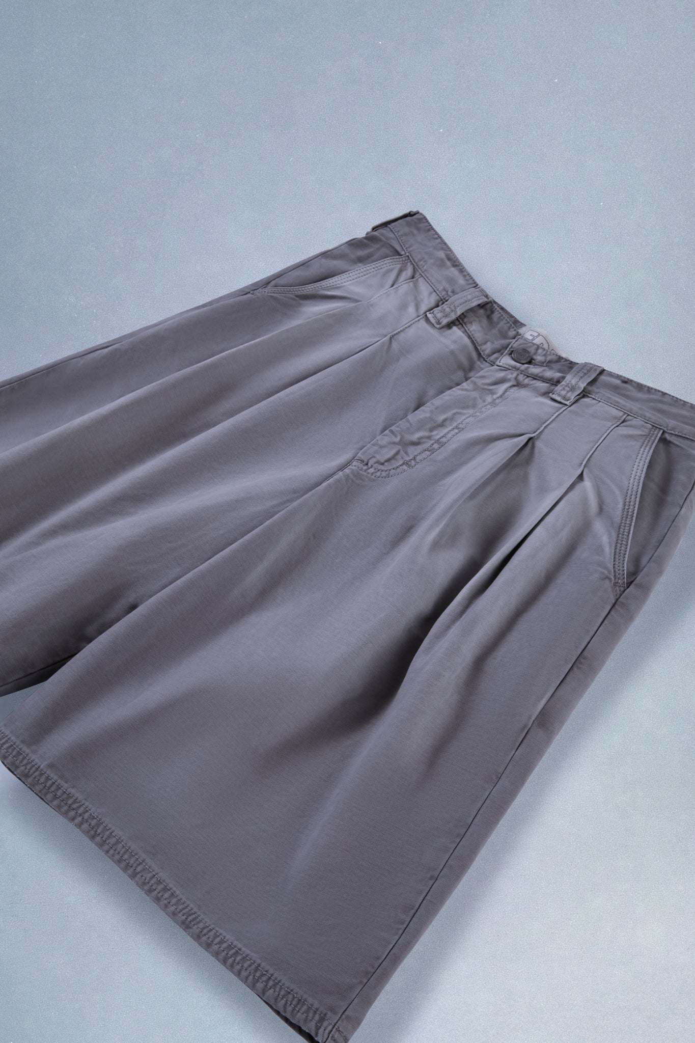 sunfaded chino short