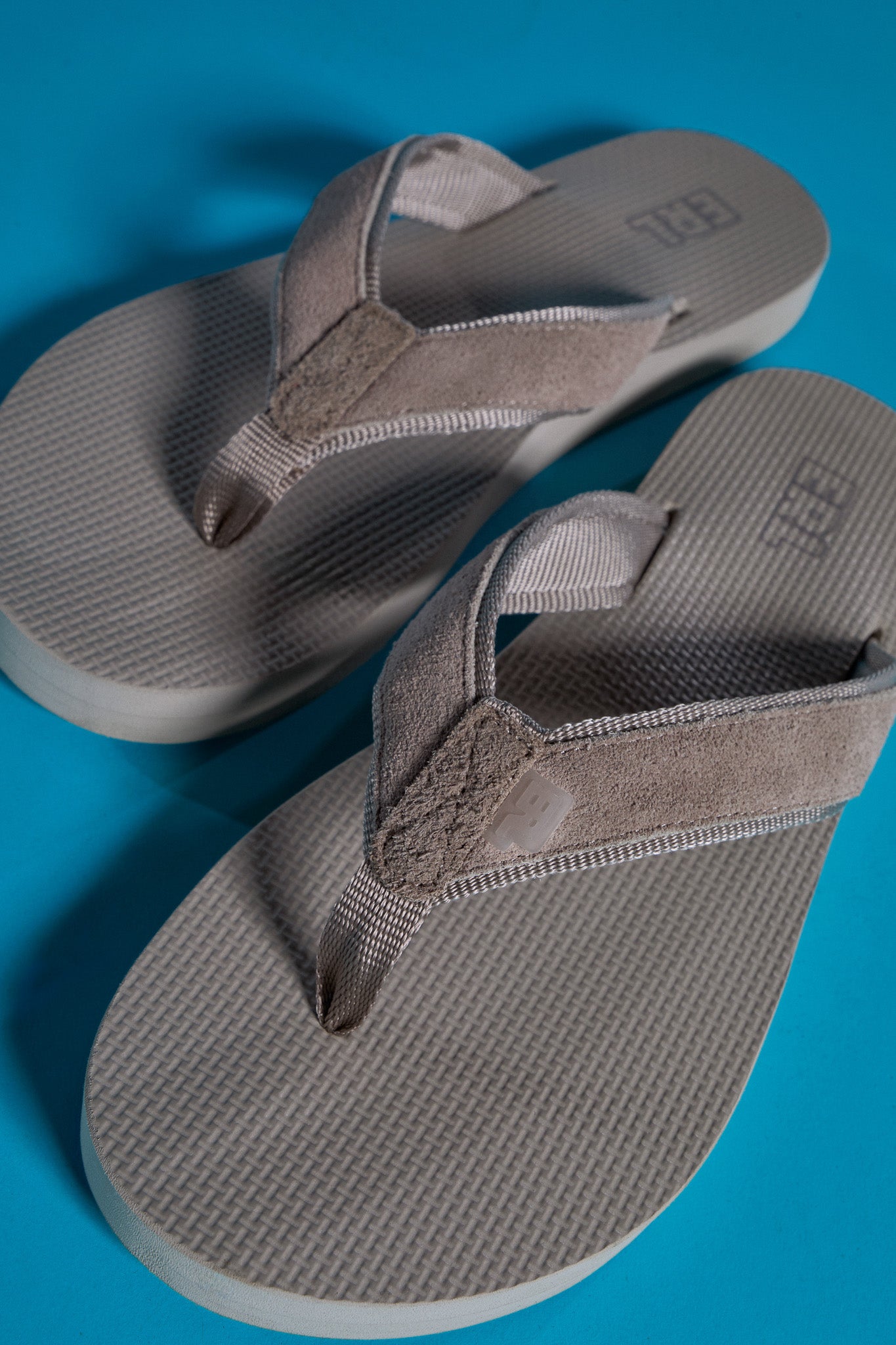 sand low flip flop