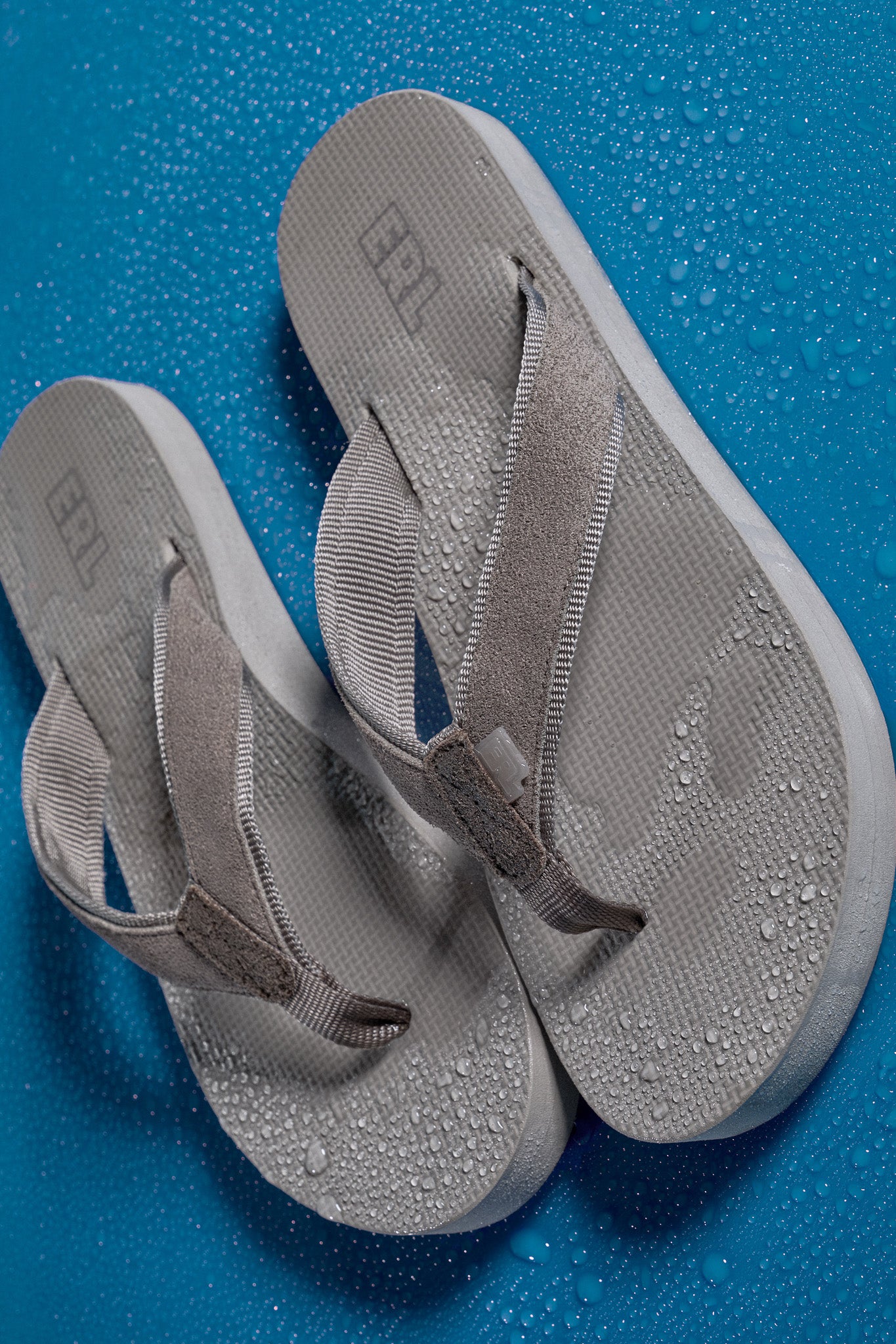 sand low flip flop